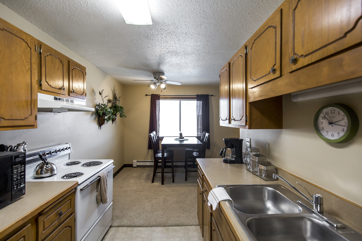 Kitchens that lead into the Dining Room - Westwood Park