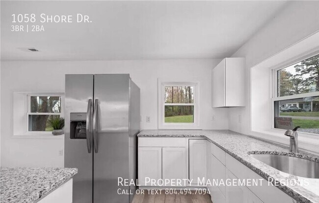 Building Photo - 1058 Shore Dr