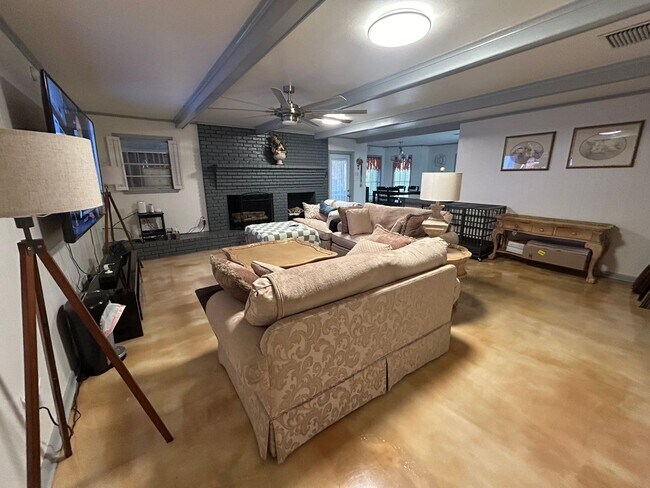 Foto del edificio - SPACIOUS HOME IN OF NORTH BOSSIER
