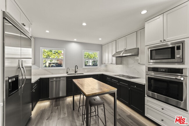 Foto del edificio - 2654 33rd St