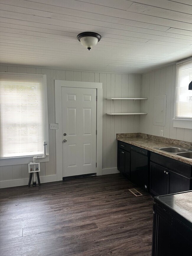 Foto del edificio - Charming Home in Downtown Flowery Branch!