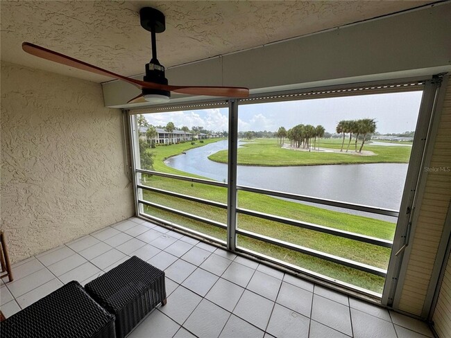 Building Photo - 6999 W Country Club Dr N