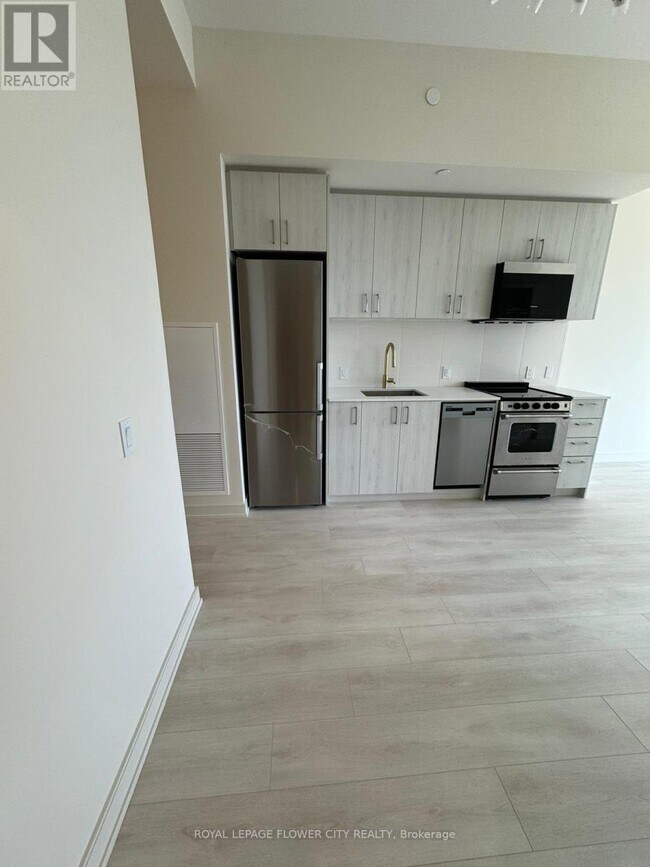 Photo du bâtiment - 8010-8010 Derry Rd