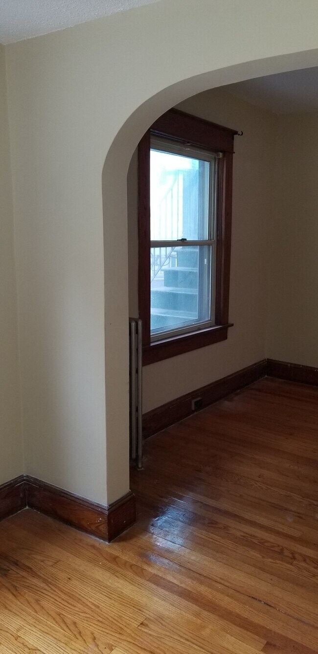 Foto del edificio - 223 E Mountain Rd