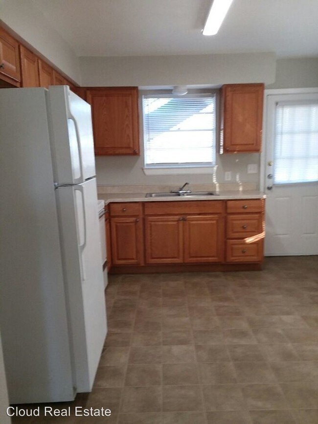 Building Photo - 602 Westview Cir