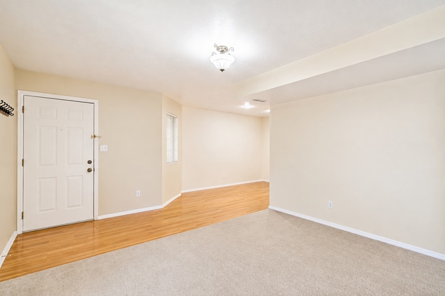 Building Photo - 1273 N 550 W