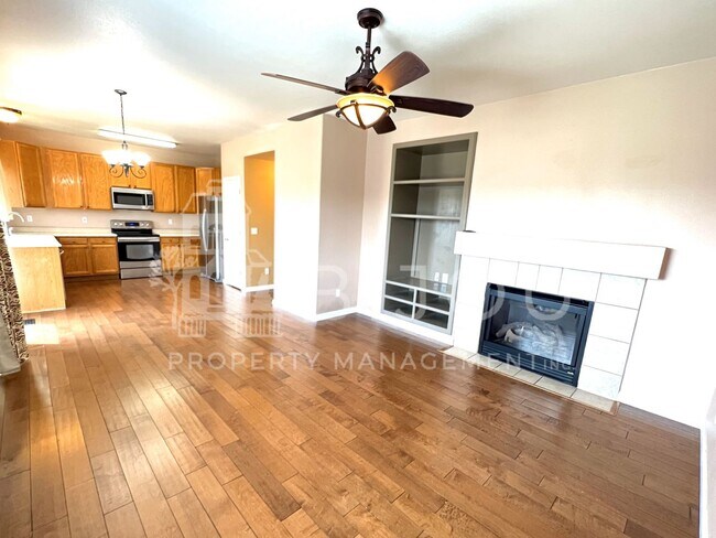 Building Photo - 3739 Range Dr