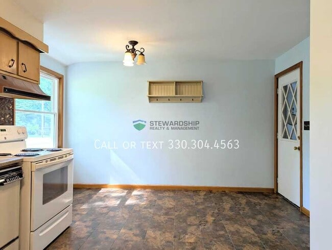 Building Photo - 1060 Richard Ave SW