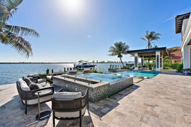 Foto del edificio - 842 Lakeside Dr