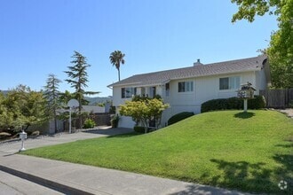 Building Photo - 5 Santa Victoria Ct