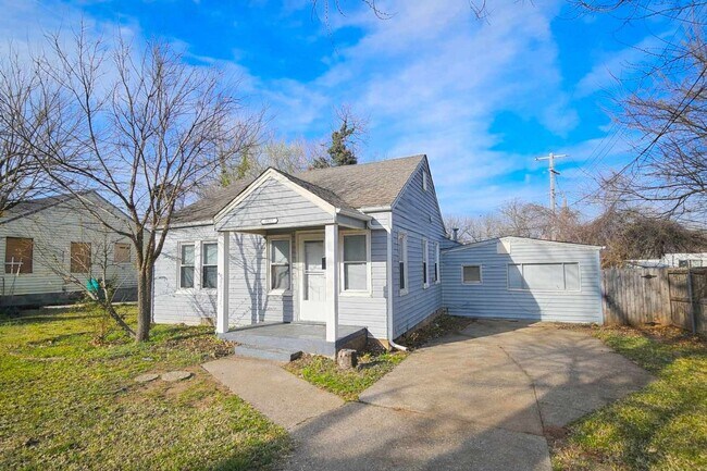 Building Photo - 3 Bed Close to Plaza & Paseo Districts