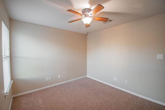 Building Photo - 312 Pheasant Ridge Dr