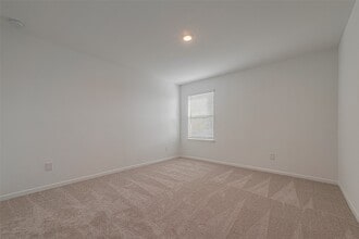 Building Photo - 325 Maple Bark Trl
