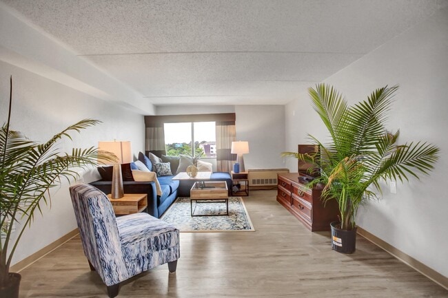 Building Photo - 1718 Underpass Way