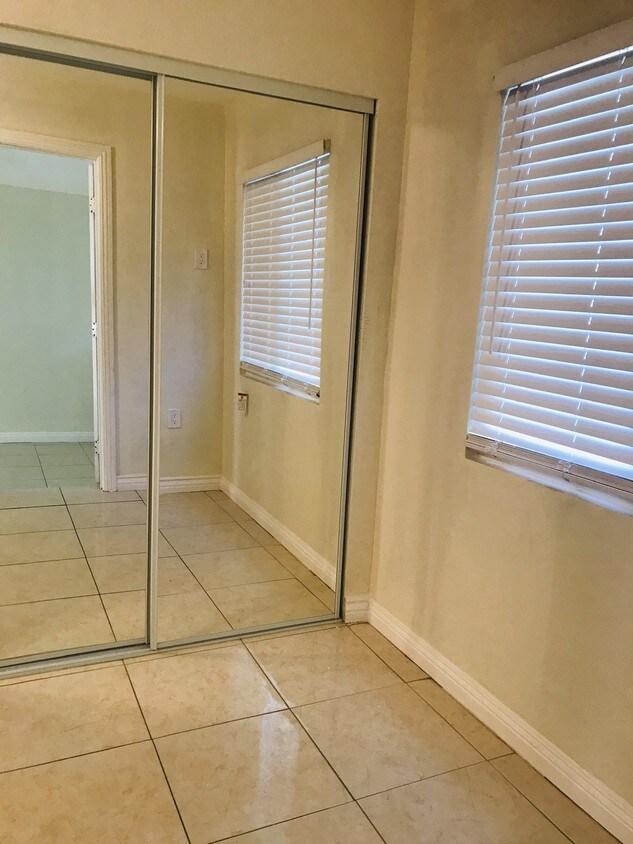 Foto principal - 1302 N Chester Ave