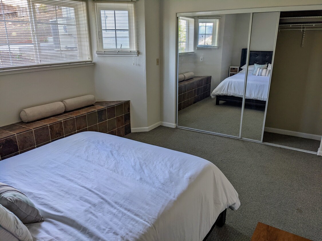 Primary Photo - 3480 Loes Way
