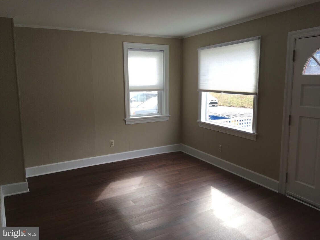 2 N Railroad Ave Unit 1, Stockton, NJ 08559 Apartment for Rent in