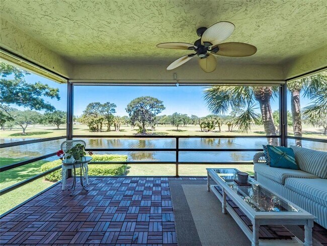 Foto del edificio - 7110 Fairway Bend Ln