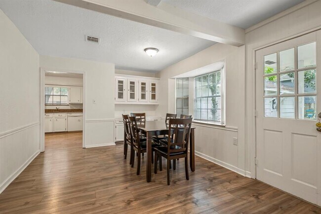 Building Photo - 6503 Misty Springs Ln