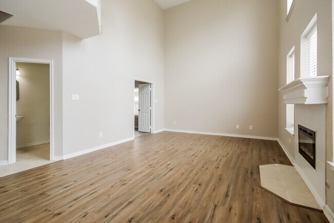 Foto del edificio - 13707 Broad Oaks Ln