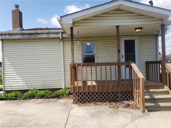 Building Photo - 127 Alexander Ave