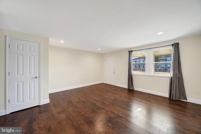 Foto del edificio - 7834 St Claire Ln