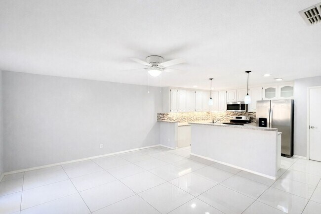 Foto del edificio - 2401 S Jackson Rd