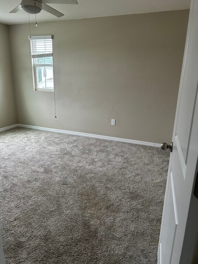 Building Photo - 3915 Bramblewood Loop