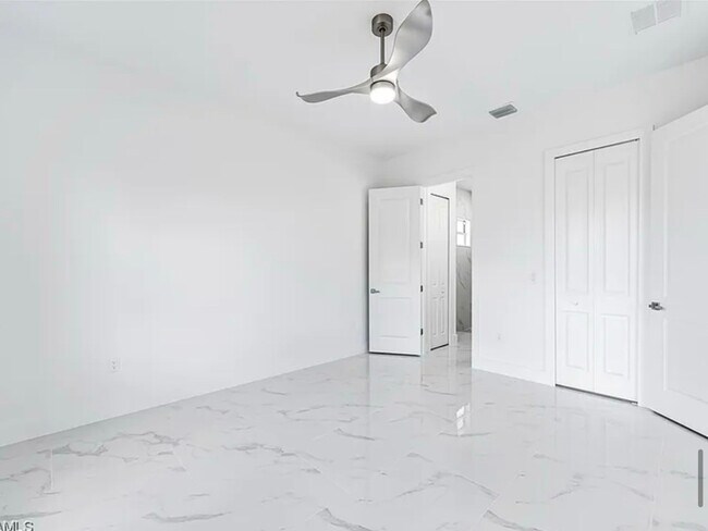 Foto del edificio - 4716 Douglas Ln