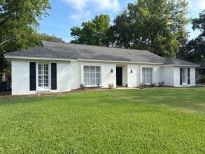 Building Photo - 3321 Ridgefield Dr