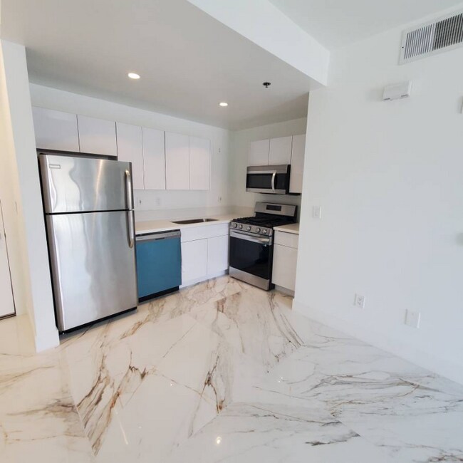 Foto del edificio - 8811 Burton Wy