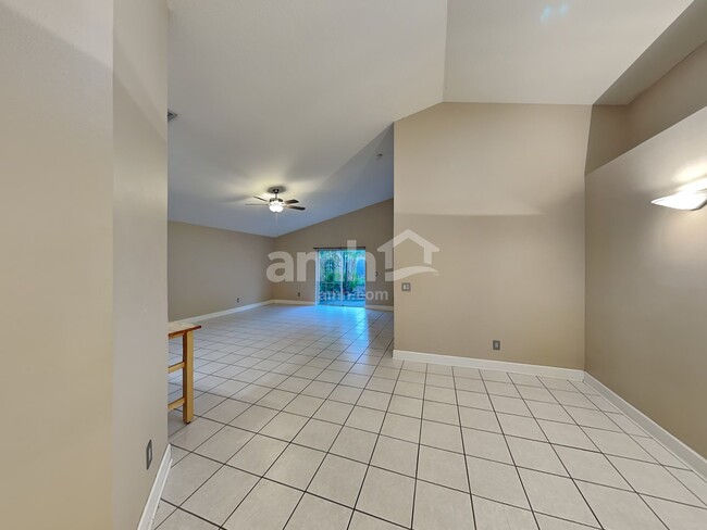 Foto del edificio - 7622 Hampshire Garden Pl