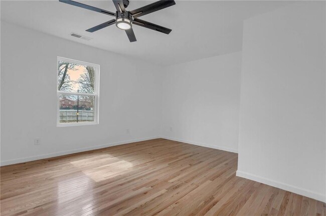 Foto del edificio - 1470 Ryan St SW