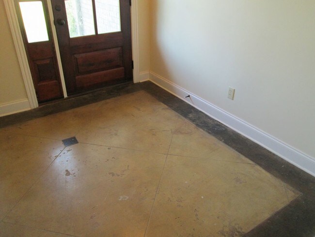 Building Photo - MARION RENTAL HOME 3 BED/2 BATH ON LARGE LOT