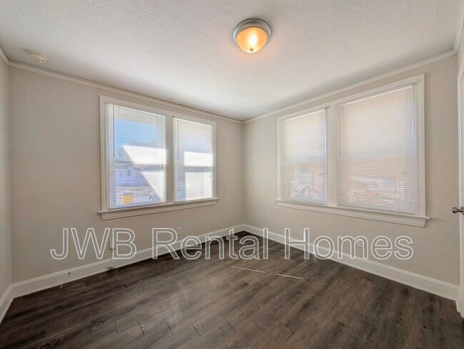 Building Photo - 6635 Sunset Dr