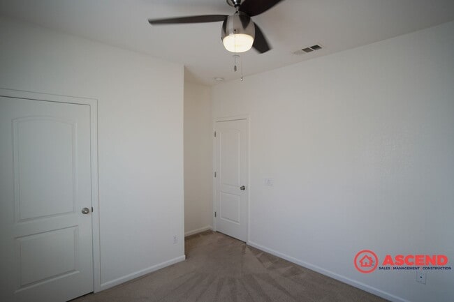 Building Photo - Charming 3 bedroom Home In Southwest!