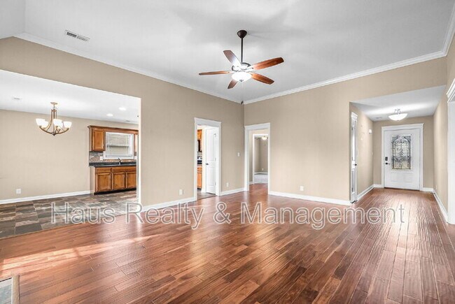 Foto del edificio - 1725 Autumnwood Blvd