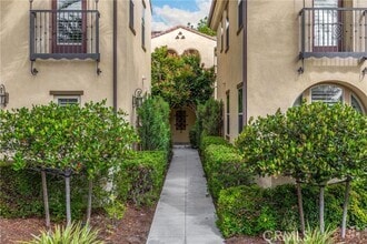 Building Photo - 403 Sevilla Dr