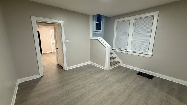 Building Photo - 78 E Barthman Ave