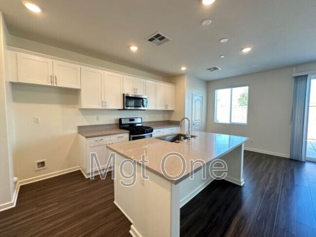 Building Photo - 14731 Gulfstream Ln