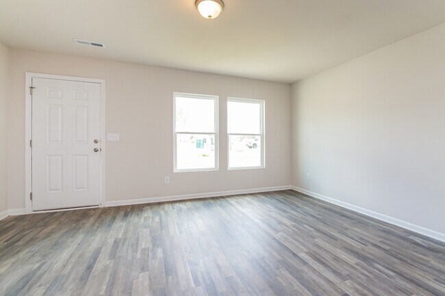 Building Photo - 2208 Cotton Dr