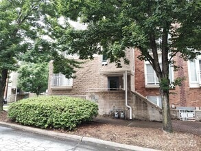 Building Photo - 552 Donatello Avenue