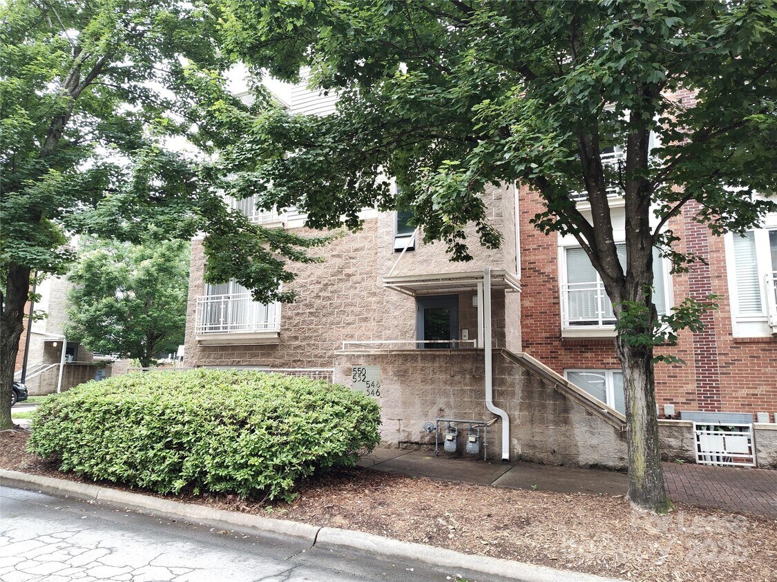 Foto principal - 552 Donatello Avenue