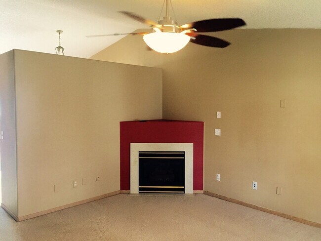Building Photo - Fantastic 2BD 2BA Condo! This One Won’t Last!
