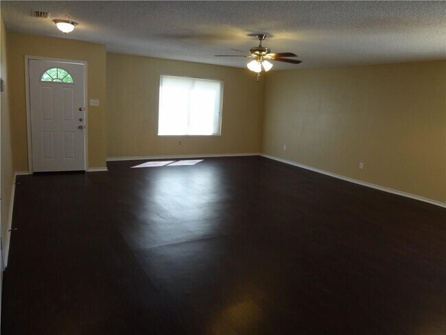 Foto del edificio - 2600 Fallcreek St