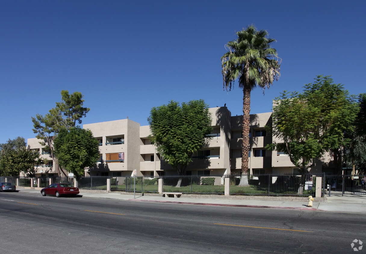 Building Photo - Indio Gardens