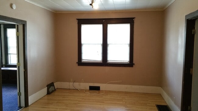 Building Photo - 128 E Davenport St