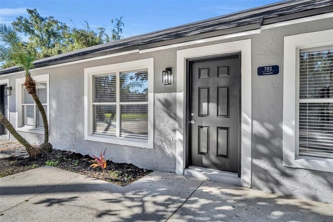 Foto del edificio - 782 LINCOLN Pky