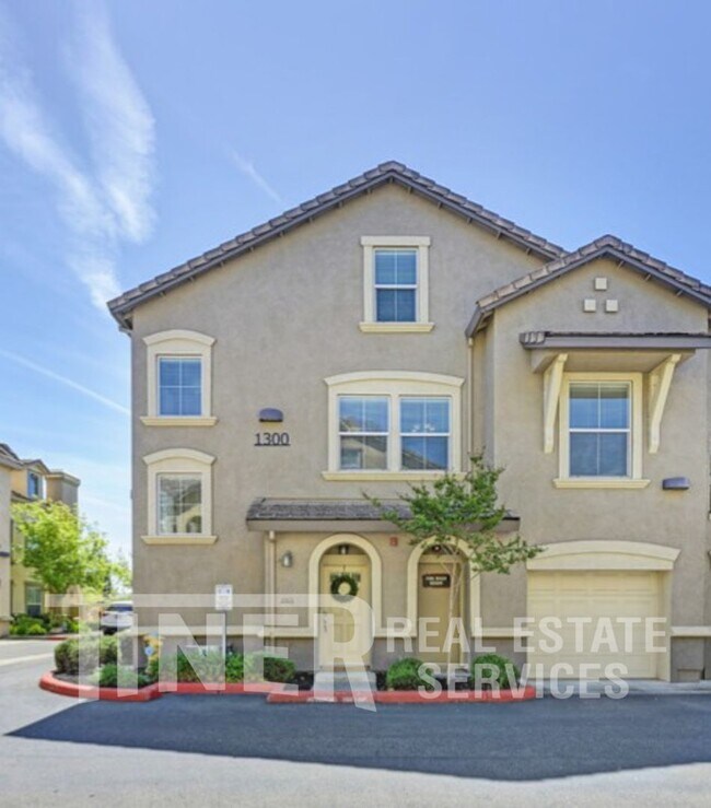 Foto del edificio - 1313 Vessona Cir