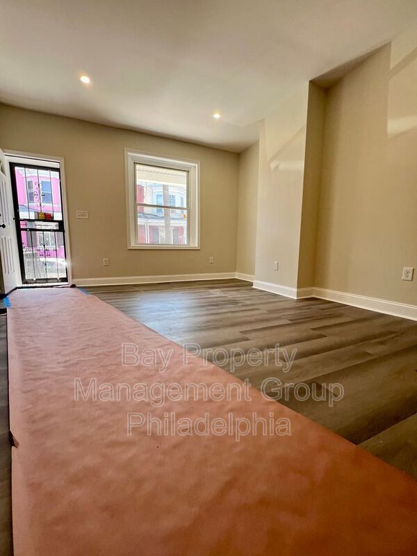 Foto del edificio - 5143 Ludlow St